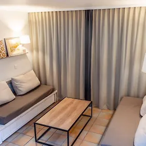 Magnifique Vue Au Golf De Pont-royal Appartement